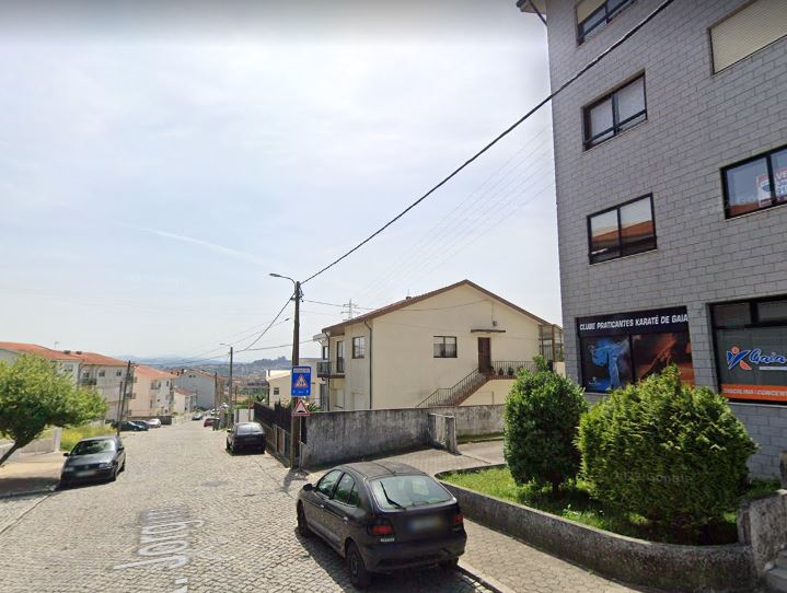 Lugar de garagem - Oliveira do Douro