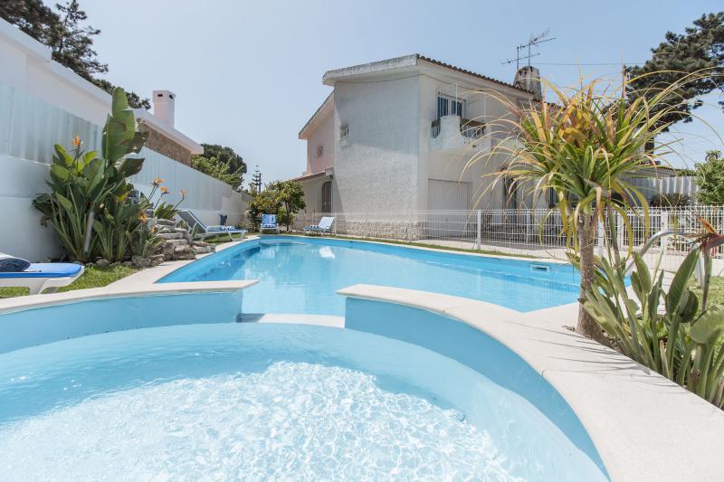 Moradia T4 remodelada com piscina Vila Nogueira de Azeitão