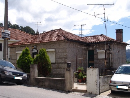 Casa para restauro  próximo do centro de Vizela