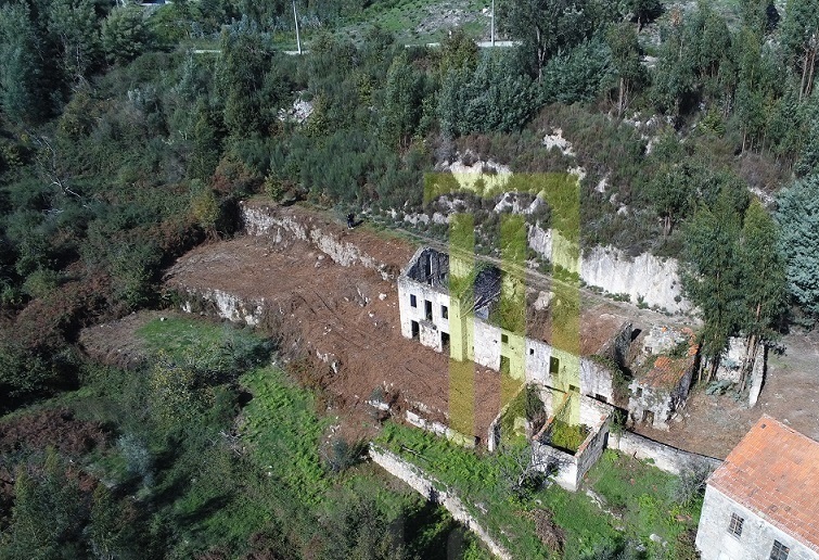 Quinta dos Barreiros com 2 ruínas para restaurar